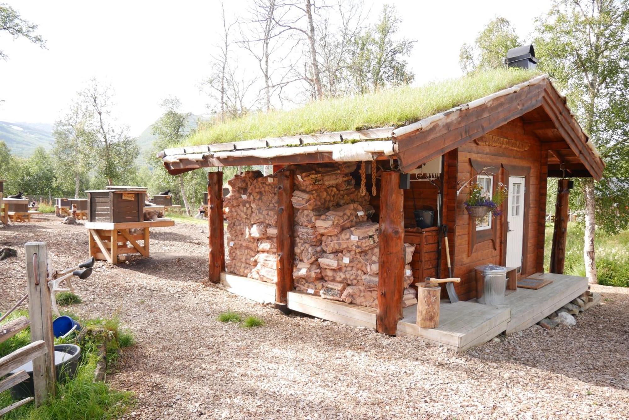 Bardu Huskylodge Buitenkant foto