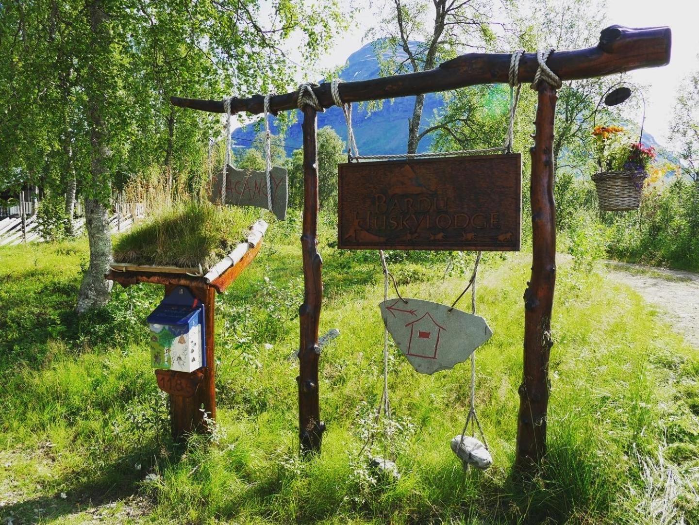 Bardu Huskylodge Buitenkant foto