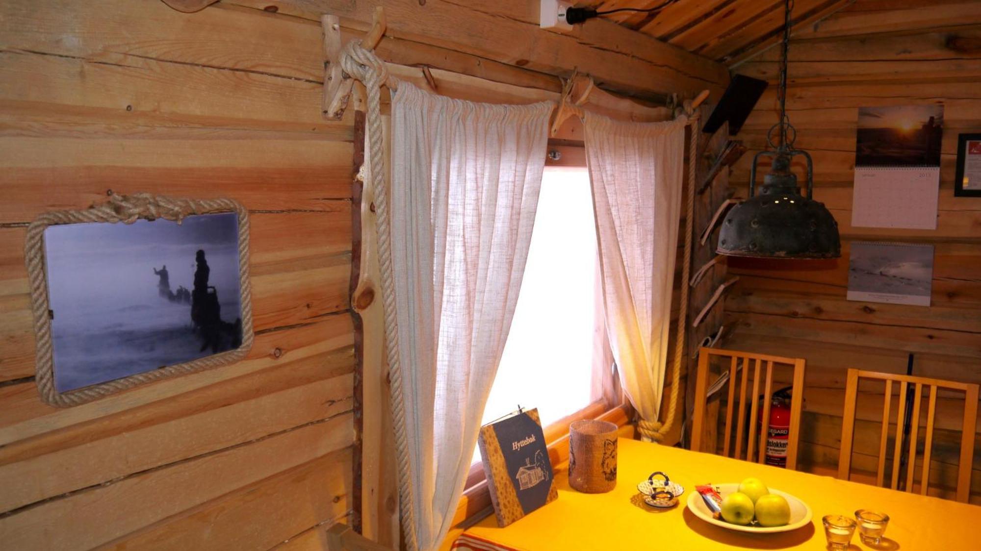 Bardu Huskylodge Buitenkant foto